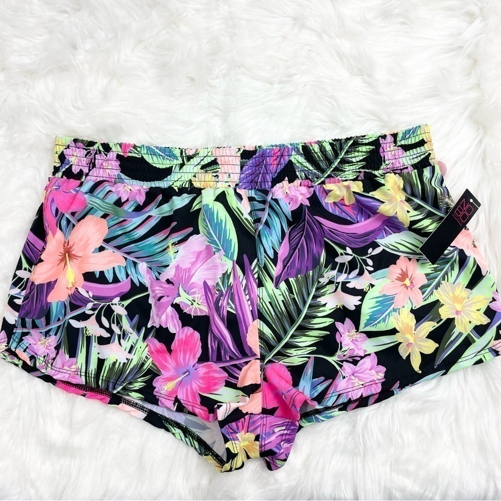 NWT No Boundaries Athletic Shorts, Size Large
